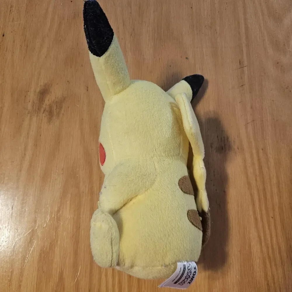 Pokemon Pikachu‎ Plush Stuffed Animal Toy Small Yellow Sitting Tomy 2016 Figure